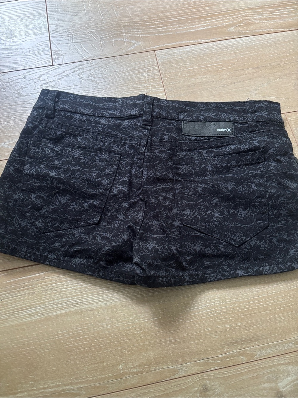 Hurley Black Patterned New Shorts - Picture 7 of 10